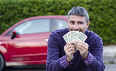 Otomobil satış para kazanmak