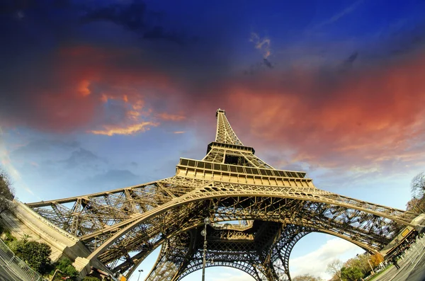 Salida del sol en París, con la Torre Eiffel —  Fotos de Stock