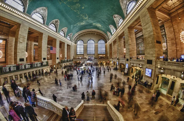 Tourists and Shoppers in Grand Central, NYC — Stock Photo, Image