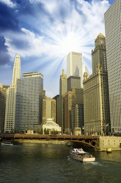 Rivier en architectuur van chicago — Stockfoto