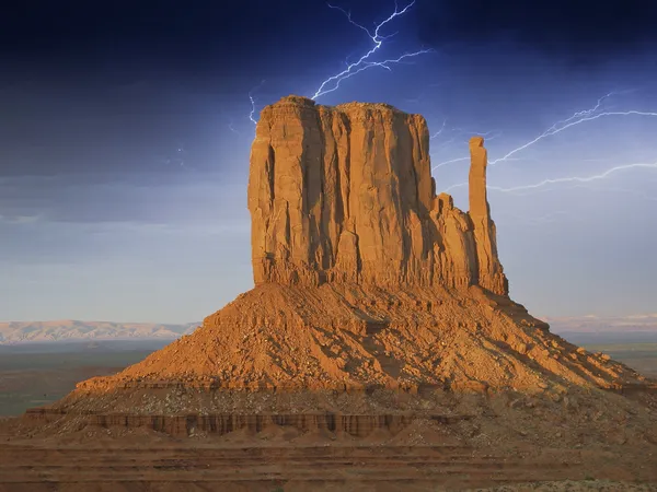 Tempestade se aproximando Monument Valley — Fotografia de Stock