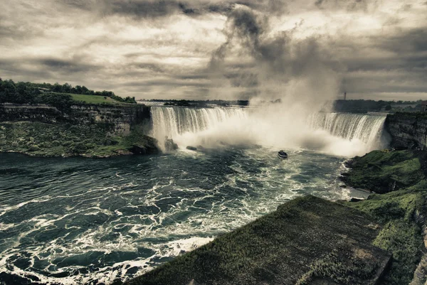 加拿大尼亚加拉大瀑布的力量 — 图库照片