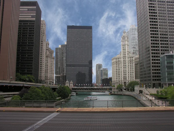Ουρανοξύστες του Σικάγου και του ποταμού — Φωτογραφία Αρχείου