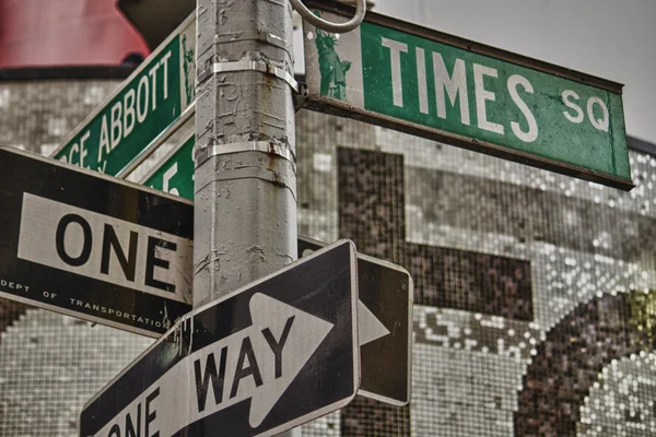 Классические уличные знаки Нью-Йорка — стоковое фото