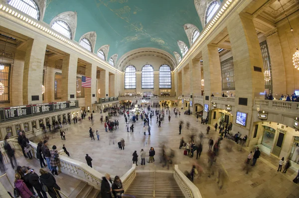 Turistas y Compradores en Grand Central, Nueva York — Foto de Stock