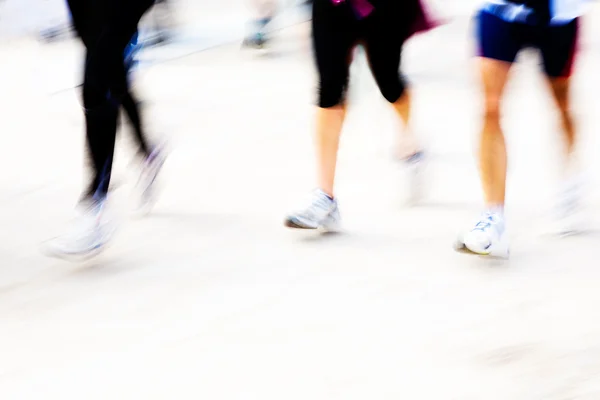 Läuferbeine mit Schwenkunschärfe — Stockfoto
