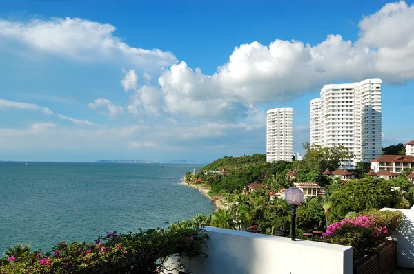 Hotéis modernos na praia, Pattaya, Tailândia — Fotografia de Stock