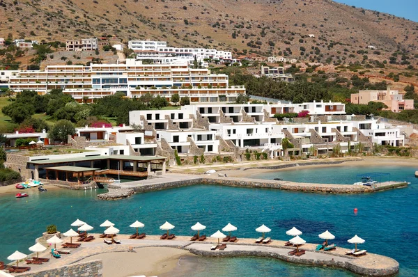 Пляж готелю сучасні розкішні, Крит, Греція — стокове фото