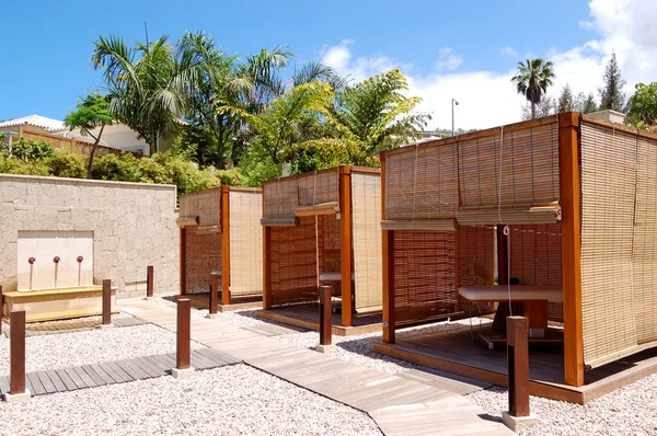 Spa masáž chaty v luxusním hotelu, ostrova tenerife, Španělsko — Stock fotografie