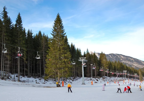 Jasna-9 januari: Jasna lage Tatra is het grootste skigebied in S — Stockfoto