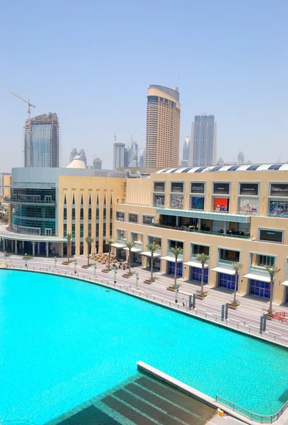 Dubai - 27. august: die dubai mall ist das größte einkaufszentrum der welt — Stockfoto