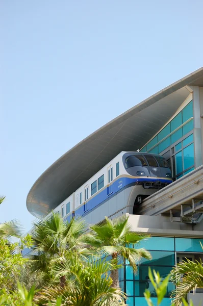 The Palm Jumeirah monorail station and train, Dubai, UAE — Stock Photo, Image