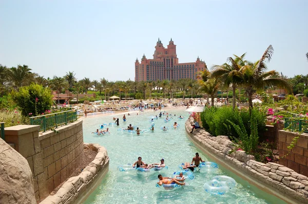 DUBAI, Emirados Árabes Unidos - 28 de agosto: O parque aquático Aquaventure de Atlantis th — Fotografia de Stock