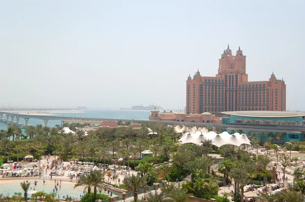 Dubai, uae - 28. august: der aquaventure wasserpark von atlantis th — Stockfoto