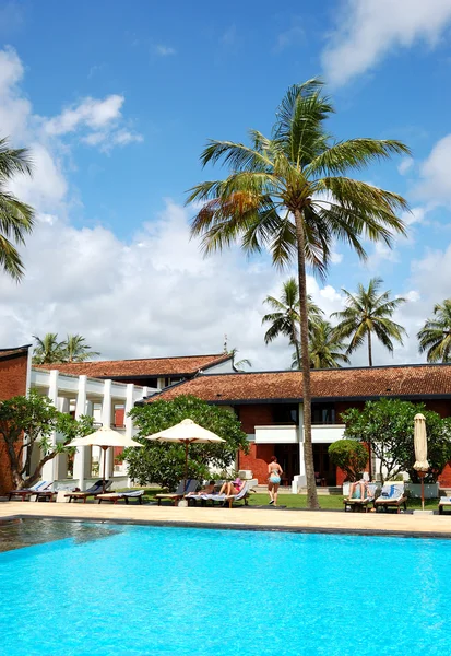 Plavecký bazén na luxusní hotel, bentota, Srí lanka — Stock fotografie