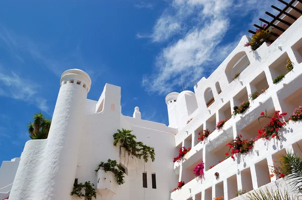 Здание роскошного отеля в восточном стиле, остров Тенерифе, Sp — стоковое фото