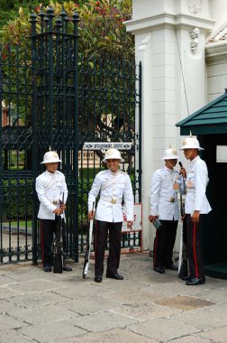 Bangkok, Tayland - 16 Eylül: inci, gülümseyen Kraliyet muhafızları