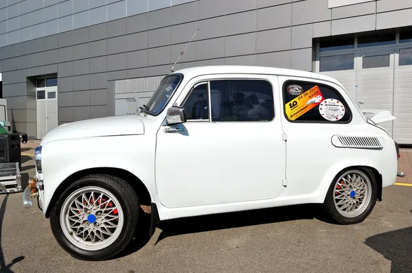 KIEV - 11 DE SEPTIEMBRE: Retro ZAZ 965 en la feria anual de automoción "Ca — Foto de Stock