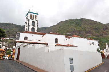 teide yanardağı, tenerife Isla üzerinde bir köyde Katolik Kilisesi