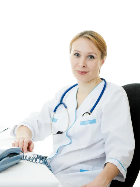Μια γυναίκα γιατρό σύμβουλος σε λευκό φόντο. — Φωτογραφία Αρχείου