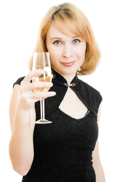 Porträtt av en vacker kvinna med ett glas vin på en vit bakgrund. — Stockfoto