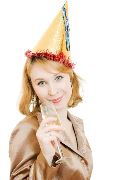 Mujer de negocios feliz en un sombrero de fiesta con copas de vino en la mano en ba blanca — Foto de Stock