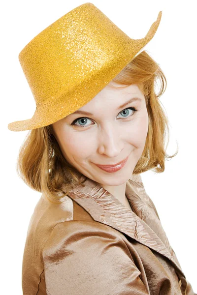 Beyaz zemin üzerine altın şapka şenlikli bir iş kadını. — Stok fotoğraf