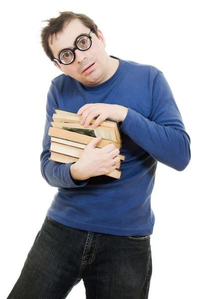 眼镜的学生仔细地按到他的胸膛上白色 backgrou 一书 — 图库照片