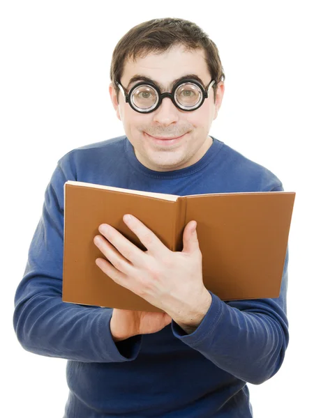 学生在读一本书在白色背景上的眼镜 — 图库照片
