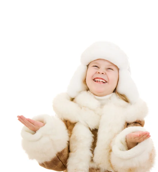 모피 코트와 모자 흰색 바탕에 웃 고 있는 여자. — 스톡 사진