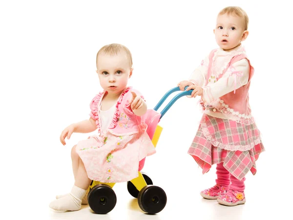 Barnen rida med sidovagn — Stockfoto