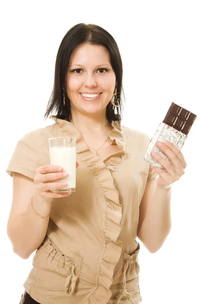 Mulher bebendo leite em um fundo branco . — Fotografia de Stock