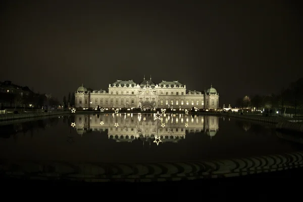 Nigth pohled na palác belvedere — Stock fotografie