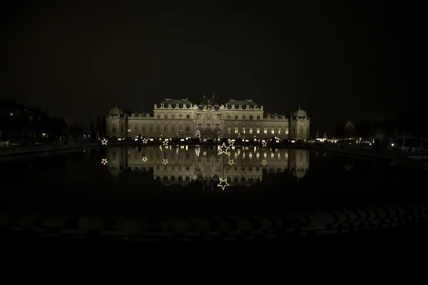 Nigth vista al palacio Belvedere —  Fotos de Stock