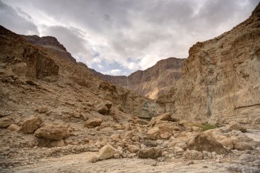 Ölü Deniz kenarında Judean desert