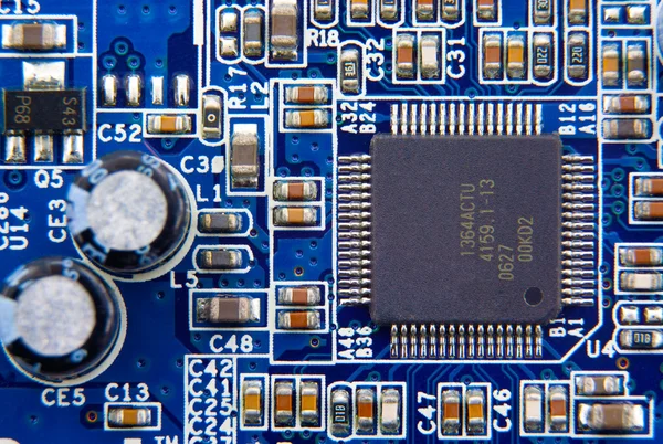 Elektronische Leiterplatte mit Prozessor — Stockfoto
