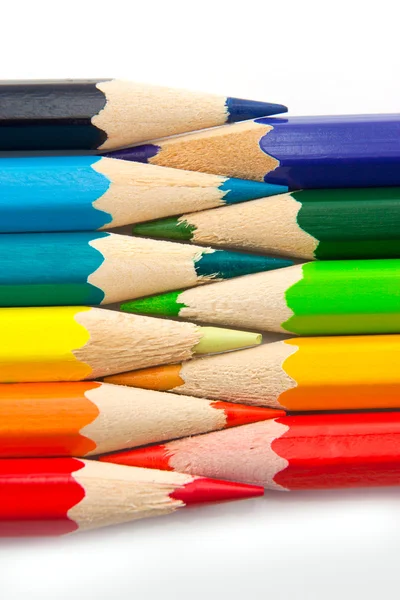 Lápices de color aislados en una posición white _ counter —  Fotos de Stock