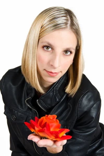 Retrato de la chica con una rosa en la mano — Foto de Stock