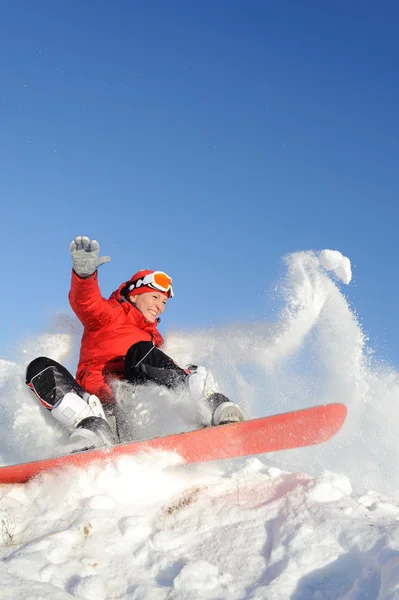 Jovem mulher no snowboard — Fotografia de Stock