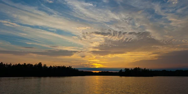 Západ slunce s krásné mraky — Stock fotografie