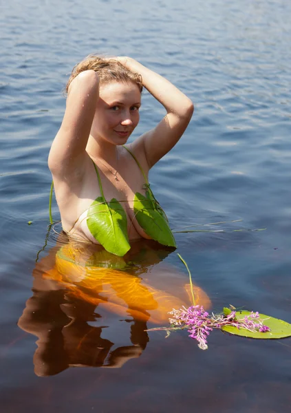 Natuurlijke bikini — Stockfoto