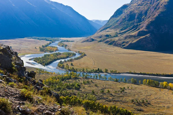 Dolina rzeki górskie — Zdjęcie stockowe