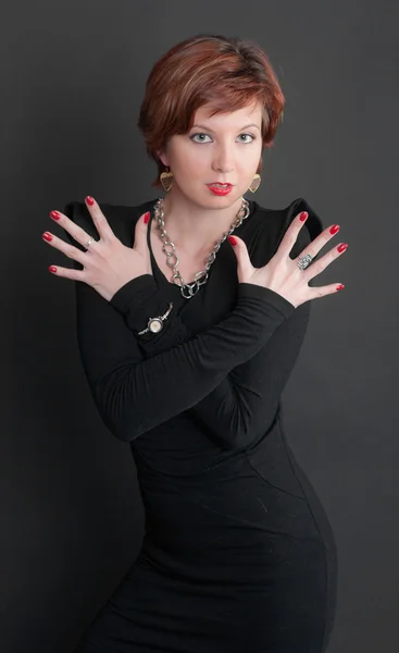 Chica elegante con el pelo rojo —  Fotos de Stock