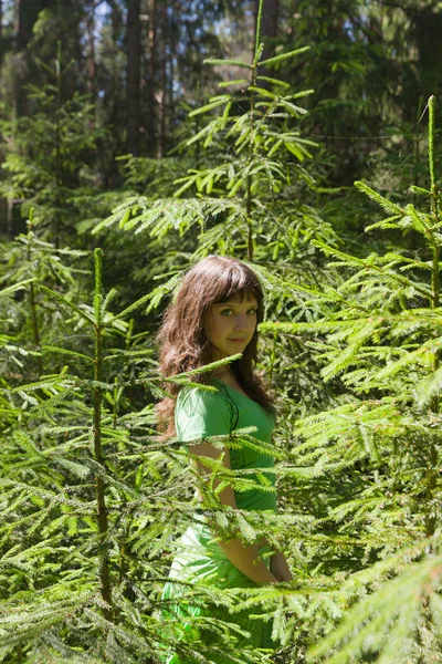Дівчина в зелений — стокове фото