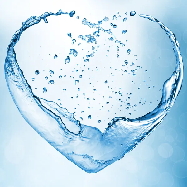 Valentinsherz aus blauem Spritzwasser — Stockfoto