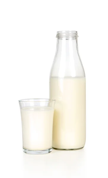 Botella de leche con vidrio — Foto de Stock