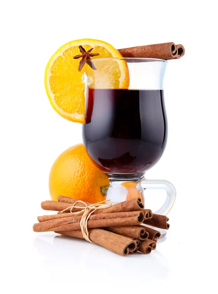 Mulled wine with spices isolated on white — Stock Photo, Image