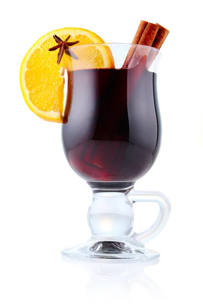 Mulled wine with spices isolated on white — Stock Photo, Image