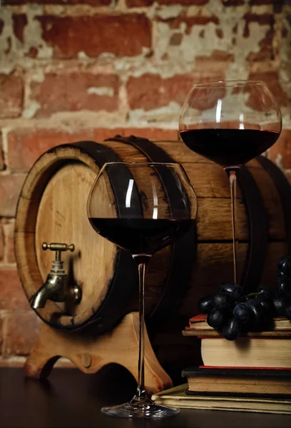Retro Zátiší s červeným vínem — Stock fotografie