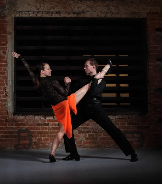 Bailarines de tango en acción — Foto de Stock
